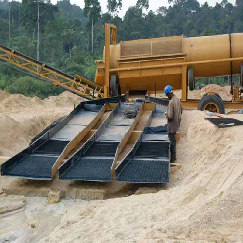 小型淘金設(shè)備廠家推薦，青州金啟礦山機(jī)械集成破碎、篩分、重力選礦于一體